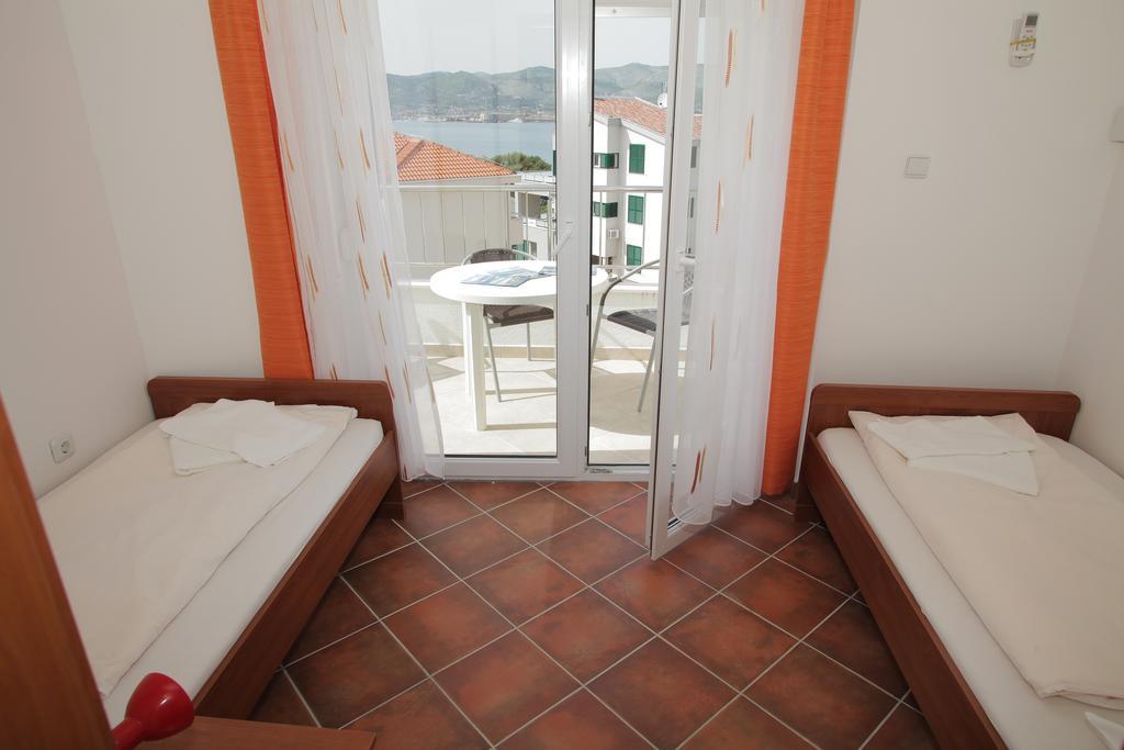 Apartment Horizont Трогир Экстерьер фото