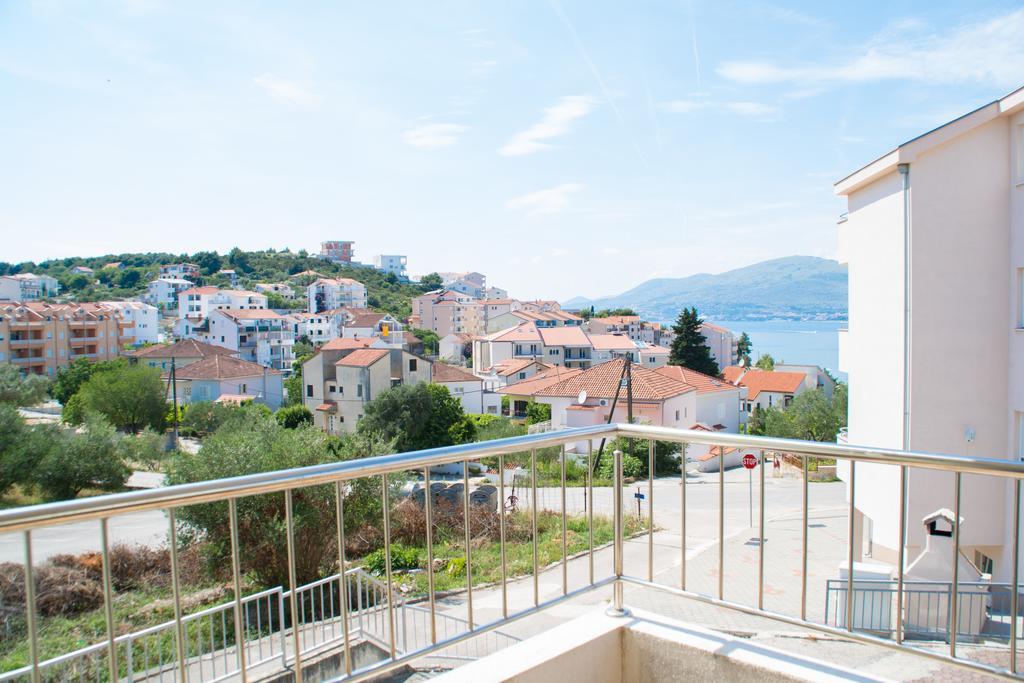 Apartment Horizont Трогир Экстерьер фото