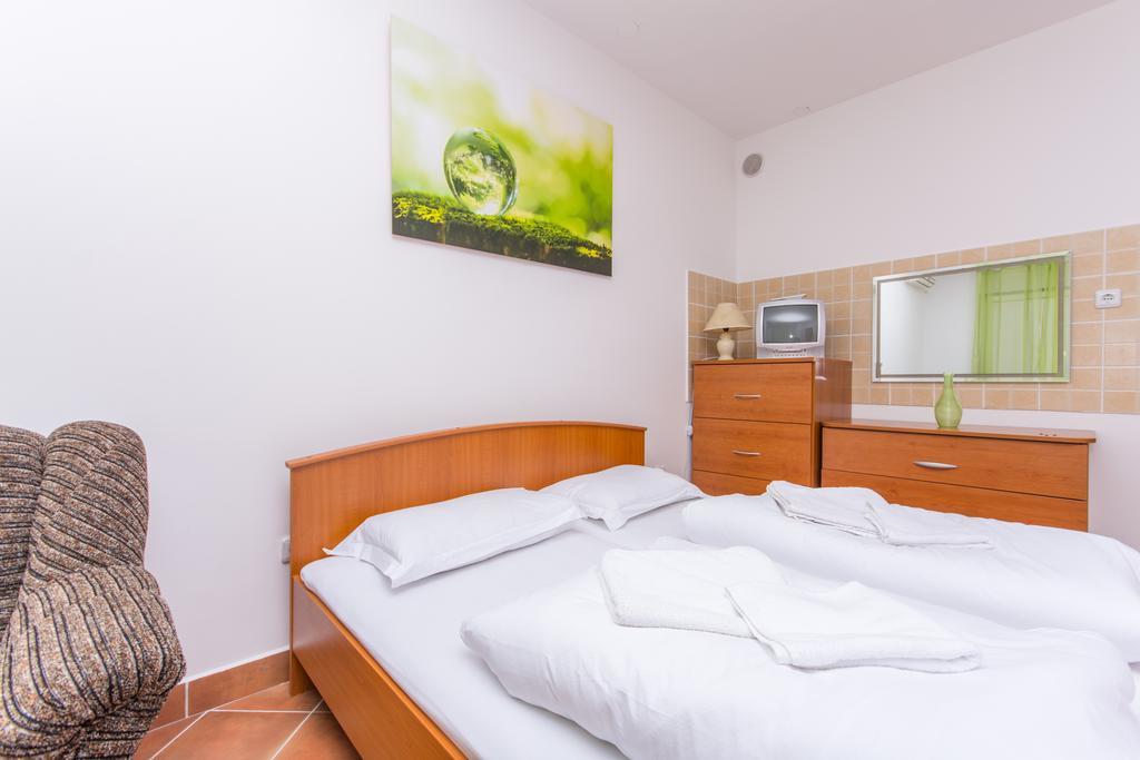 Apartment Horizont Трогир Экстерьер фото